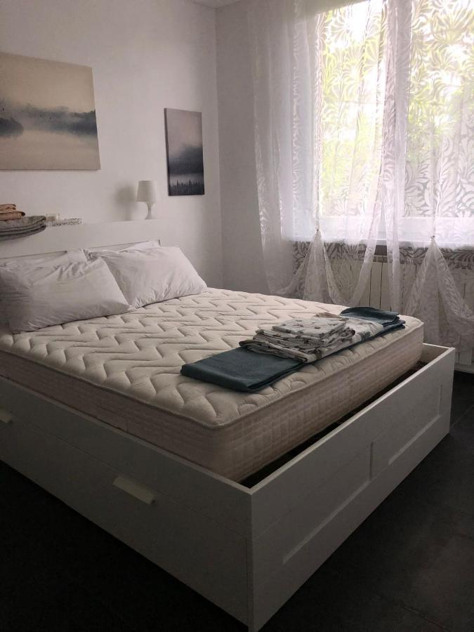 Casa Gaiani Villetta In Riva Al Lago Vista Mozzafiato Varano Borghi Exterior foto