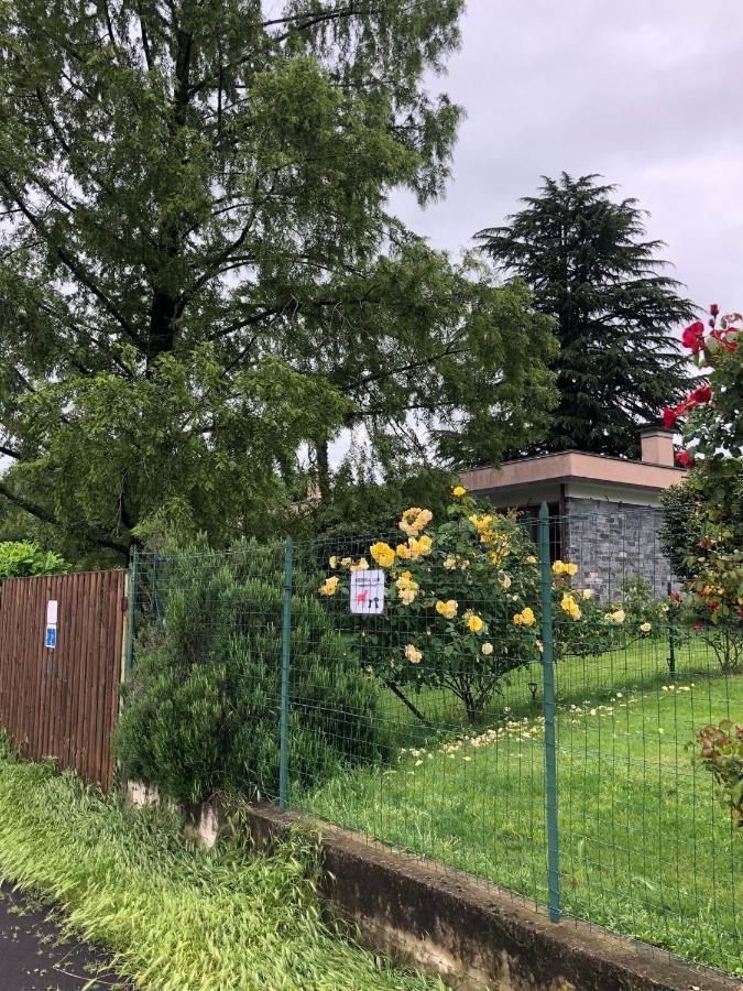 Casa Gaiani Villetta In Riva Al Lago Vista Mozzafiato Varano Borghi Exterior foto